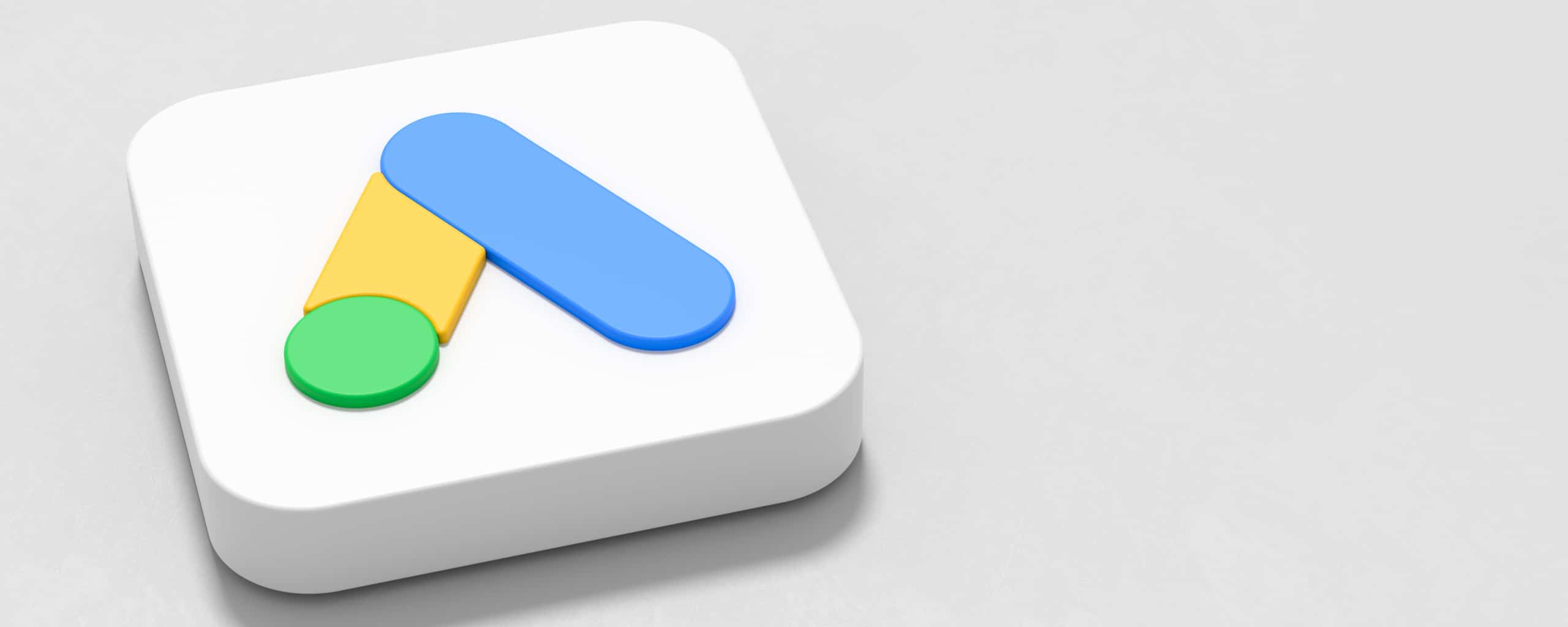 3D-icoon van Google Ads met een blauwe balk, gele vorm en groene cirkel op een witte achtergrond.