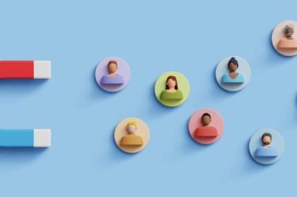 Een rode en blauwe hoefijzermagneet trekt acht kleurrijke, ronde pictogrammen met diverse personen aan tegen een lichtblauwe achtergrond.